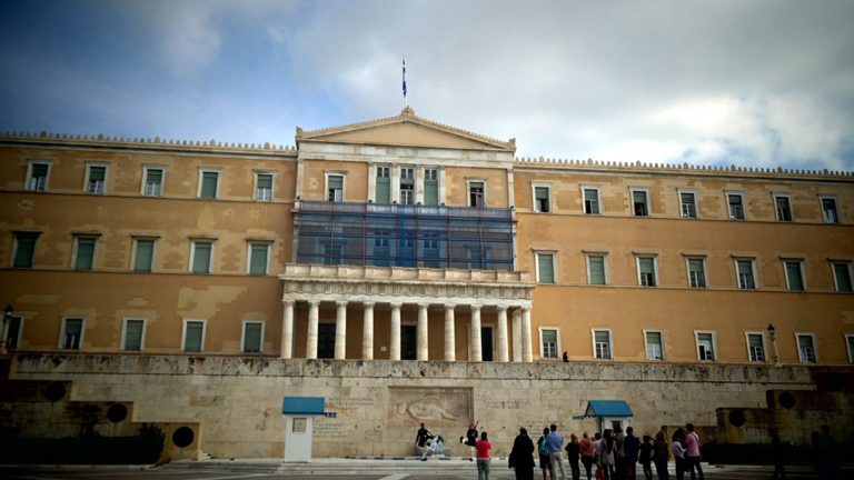 Αντιδράσεις της αντιπολίτευσης μετά την ανακοίνωση για την οικονομία