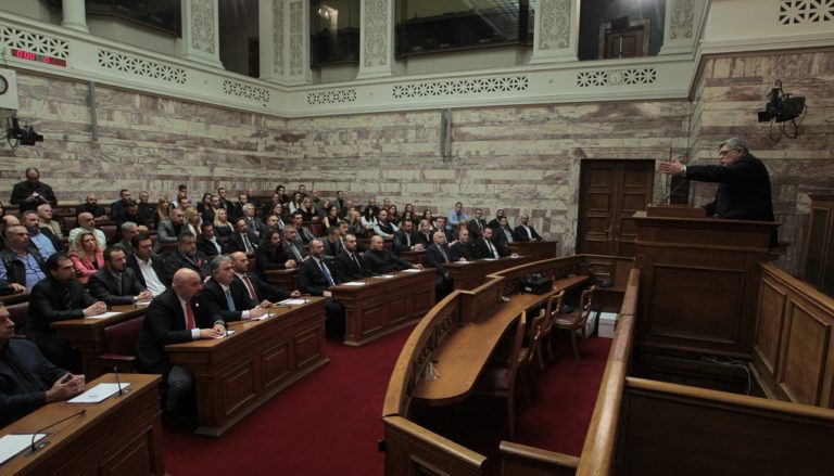 Χ.Α.: Εξαπάτηση η συνταγματική αναθεώρηση χωρίς κατάργηση της βουλευτικής ασυλίας