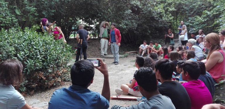 Θεατρική παράσταση για ασυνόδευτα προσφυγόπουλα