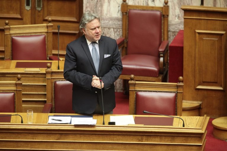 “Η κυβέρνηση κάνει ό,τι μπορεί για να μην κλείσει ο Μαρινόπουλος” (video)