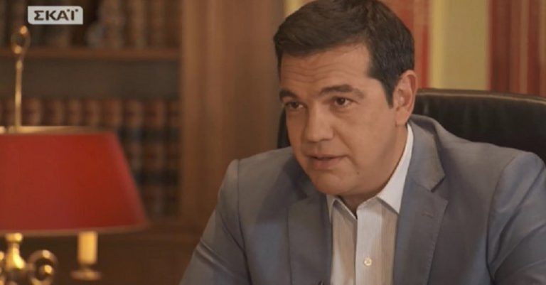 Σκληρή κριτική από την αντιπολίτευση στη συνέντευξη του πρωθυπουργού