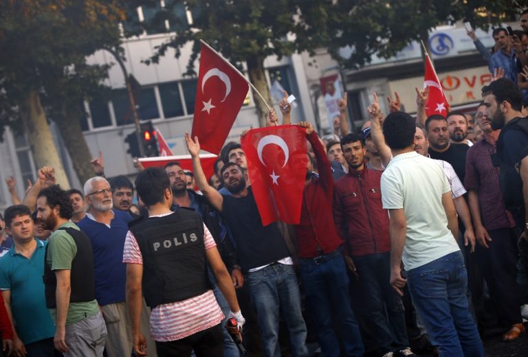 Πληθαίνουν οι διεθνείς αντιδράσεις μετά τις εξελίξεις στην Τουρκία