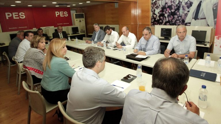 Διαδοχικές συναντήσεις Φ.Γεννηματά με ΓΣΕΕ και κοινωνικούς εταίρους