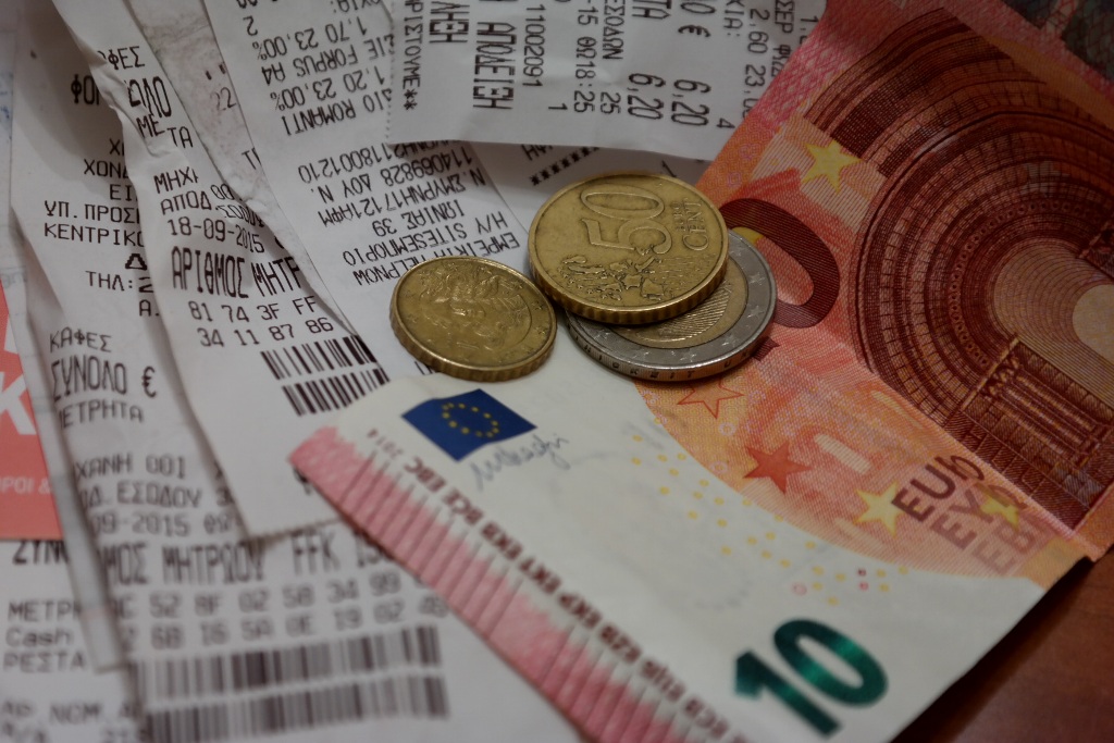 ΑΑΔΕ: 14 επιχειρήσεις εστίασης απέκρυψαν εισόδημα 5,2 εκατ. ευρώ