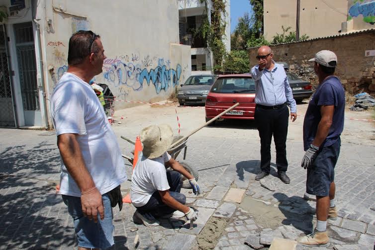 Χανιά: Στα έργα στην περιοχή της Σπλάντζιας ο Δήμαρχος
