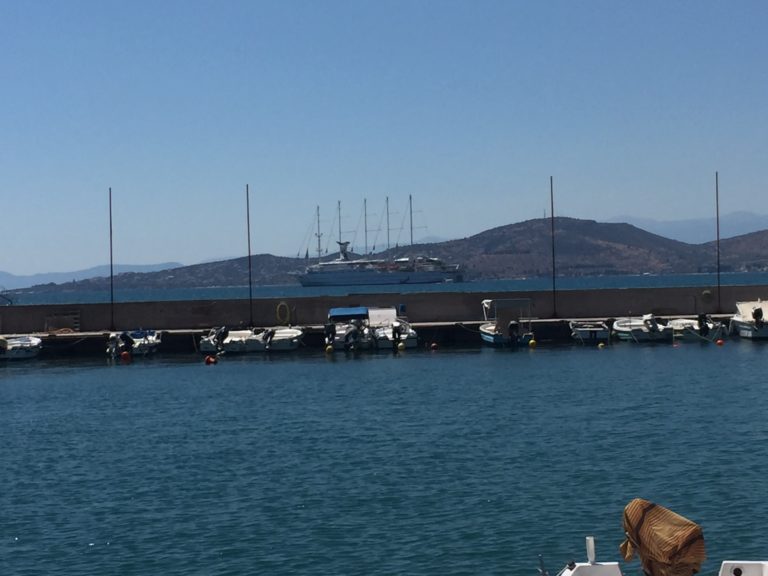 Βόλος : Αθλοπαιδιές ανοιχτά του λιμανιού για επιβάτες κρουαζιερόπλοιου