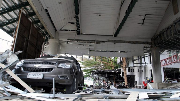 Ένας νεκρός 30 τραυματίες από βόμβες στην Ταϊλάνδη  