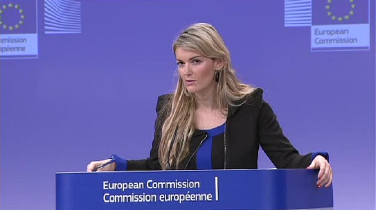 Υλοποίηση των αποφάσεων της ΕΕ για το προσφυγικό ζητά η Κομισιόν