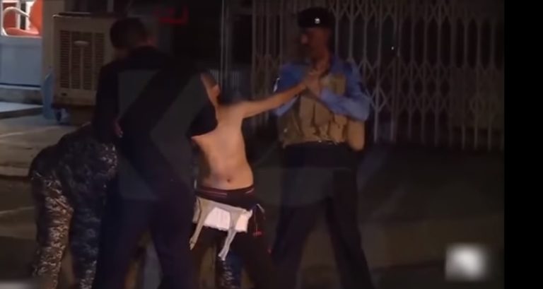 Αγόρι ζωσμένο με εκρηκτικά συνέλαβαν οι αρχές στο Ιράκ
