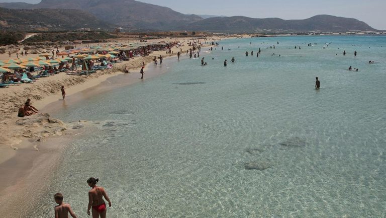 Χανιά: Τα Φαλάσαρνα στις ωραιότερες παραλίες του κόσμου!