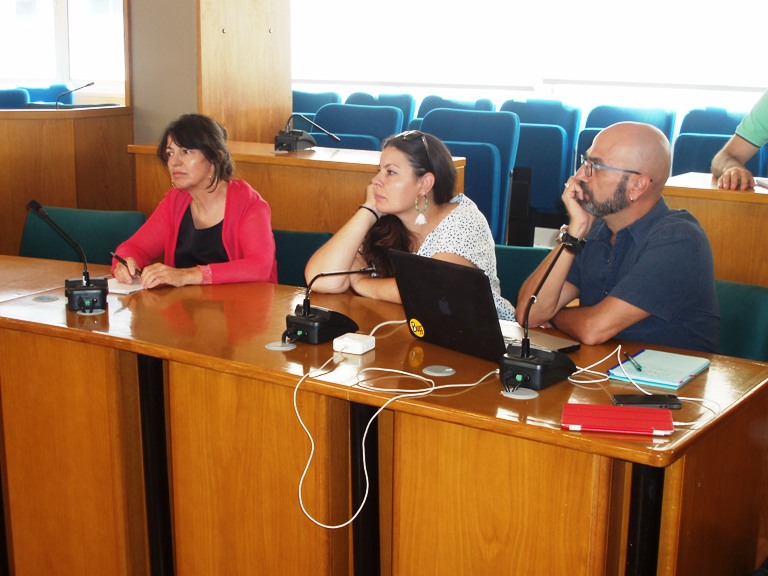 Ο καθηγητής Υδροβιολογίας του Πανεπιστημίου Θεσσαλίας Κ. Κορμάς με την ομάδα του στην σύσκεψη στην Περιφέρεια