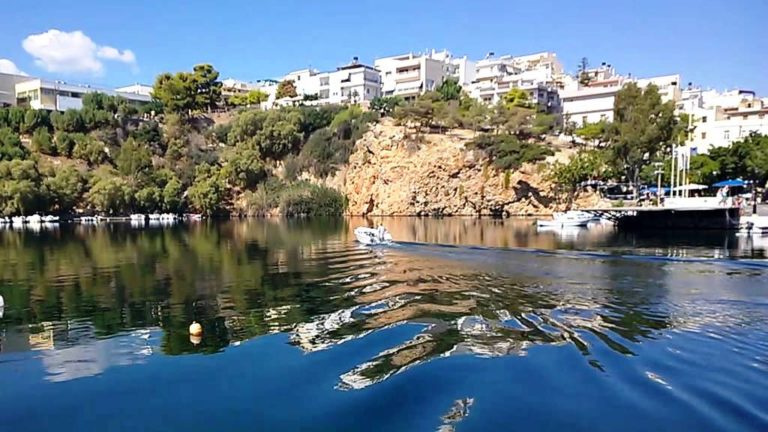Βουτιές στη λίμνη Αγ. Νικολάου