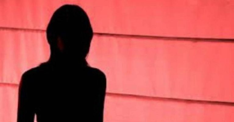 Συνελήφθη 39χρονη που μαχαίρωσε τον σύντροφο της στην Παλλήνη