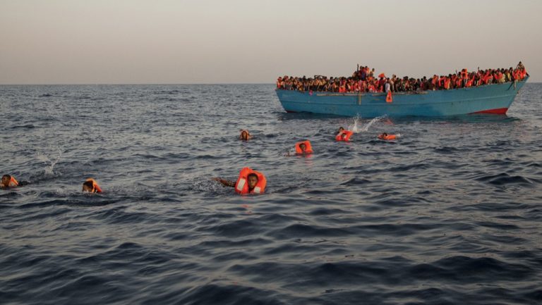 Ακτοφυλακή Λιβύης: Δεκάδες μετανάστες πνίγηκαν στα ανοικτά της Τρίπολης (video)