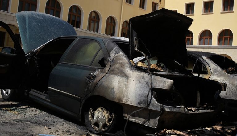 Καταδίκη της επίθεσης με μολότοφ στη Μονή Πετράκη