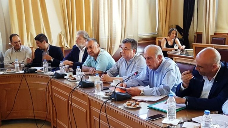 ΠΕΔ Κρήτης: «Εθνικό θέμα το προσφυγικό»