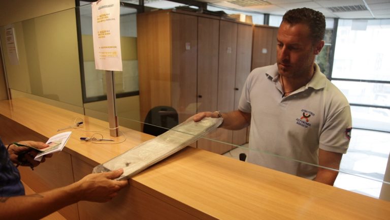 Επιστρέφονται πινακίδες και άδειες κυκλοφορίας για τον Δεκαπενταύγουστο