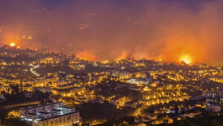 Τρεις νεκροί από τις φωτιές στη Μαδέρα-1.000 άνθρωποι εγκατέλειψαν τις εστίες τους