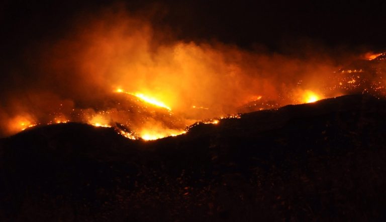 Καταγγέλλουν έλλειψη σχεδίου για τη φωτιά στη Σιδηρούντα