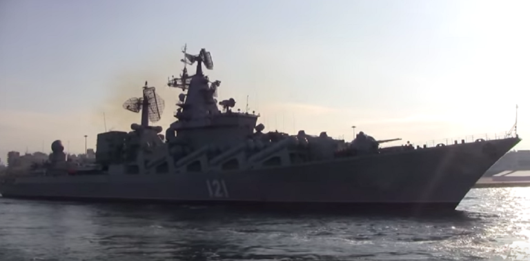 Προειδοποιητικά πυρά των Ρώσων σε βρετανικό αντιτορπιλικό στη Μαύρη Θάλασσα (video)