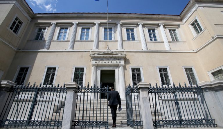 Στο ΣτΕ οι συνταξιούχοι Δημοσίου κατά των περικοπών σε συντάξεις