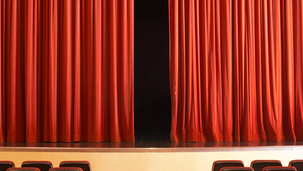 skini theatrou