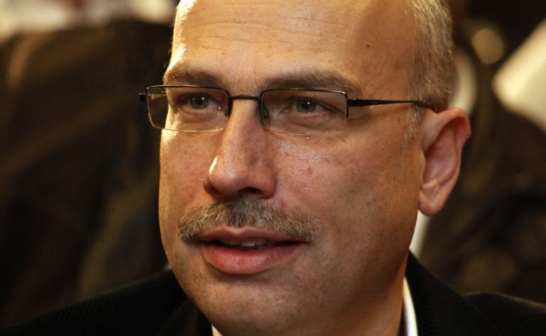 Θ. Μαργαρίτης: “Υπάρχουν υποψίες ότι η κυβέρνηση κλείνει το μάτι σε συστήματα νέας διαπλοκής” (audio)