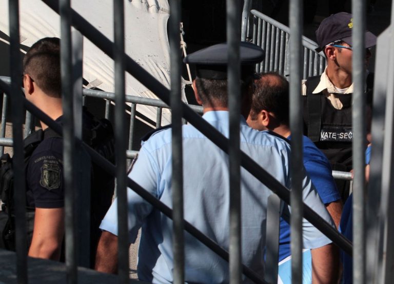 Συλλήψεις 20 υπόπτων στα Άδανα για σχέσεις με το Ισλαμικό Κράτος (video)