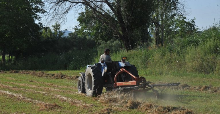 Αγρίνιο: Τον καταπλάκωσε το τρακτέρ