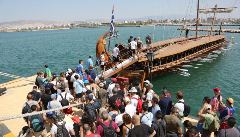 Πολεμικό Ναυτικό: Αθρόα Συμμετοχή Κοινού στον Πλου της Τριήρους