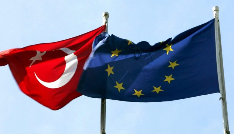 Άγκυρα: Άκυρη η συμφωνία με ΕΕ χωρίς ημερομηνία για την κατάργηση της βίζας