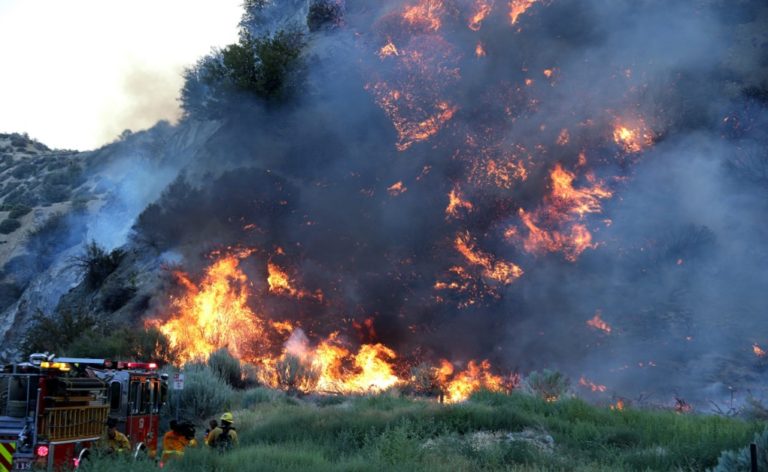 Πύρινος εφιάλτης στη νότια Καλιφόρνια