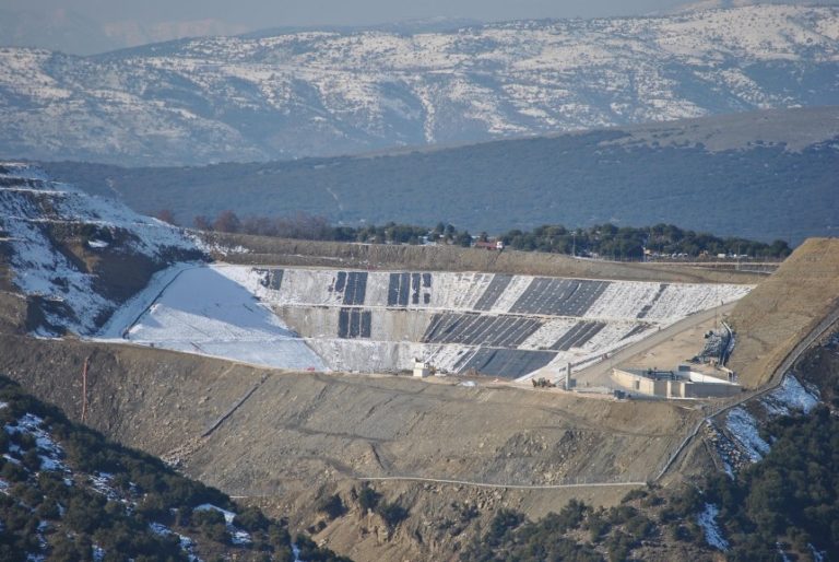 Εντάσεις με αφορμή την μεταφορά απορριμμάτων από τη Λευκάδα στην Ήπειρο