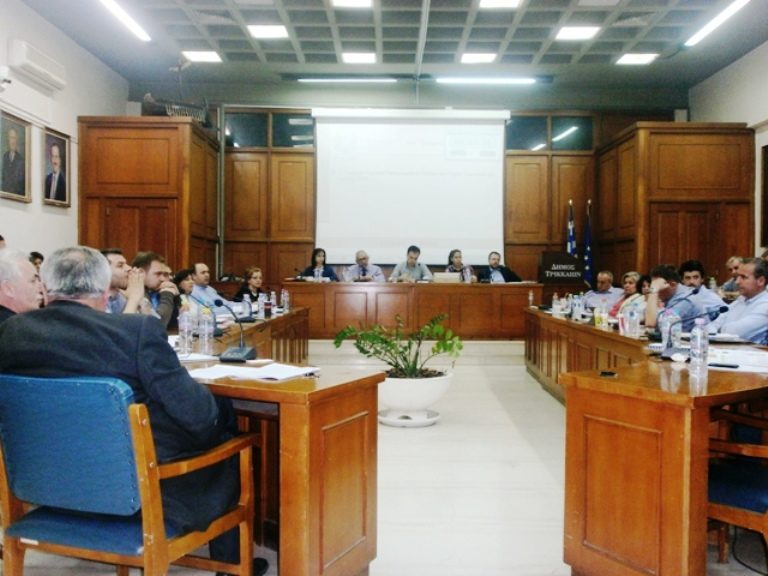 Τρίκαλα: Το δημοτικό συμβούλιο για τα προγράμματα κατά της φτώχειας