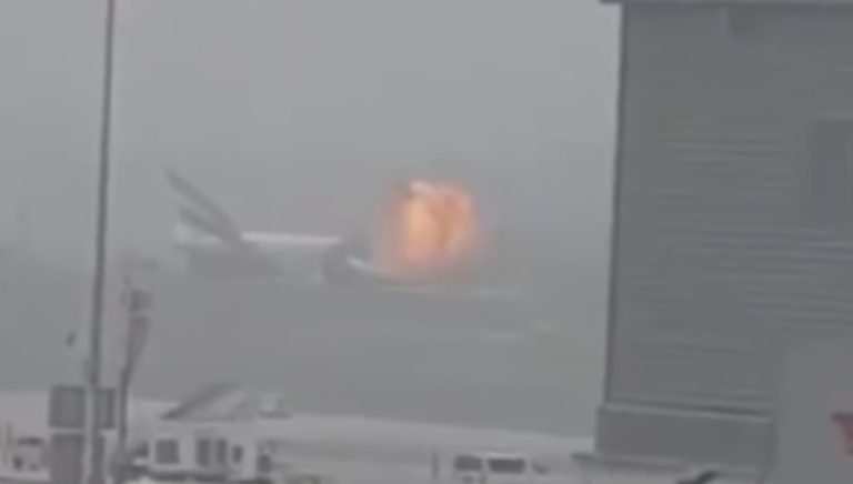 Βίντεο από το εσωτερικό του αεροσκάφους της Emirates λίγο πριν την έκρηξη (video)