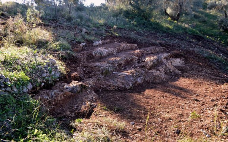 Λευκάδα: Πόροι για την αποκάλυψη του αρχαίου θέατρου