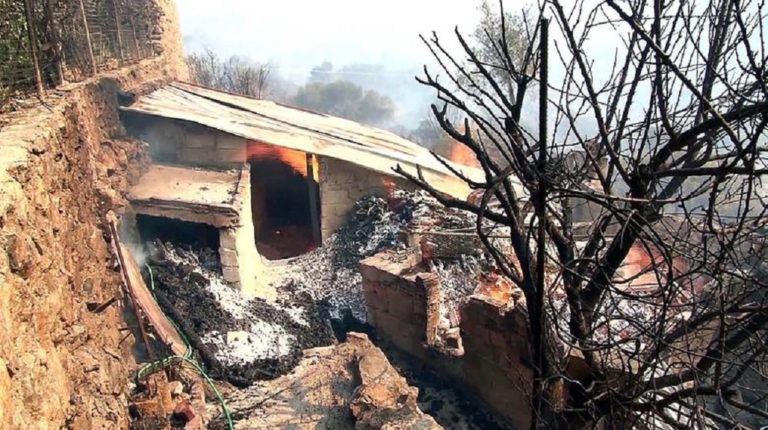 H Χίος μετράει τις πληγές της – «Έβρεχε φωτιά από τον ουρανό» (video)