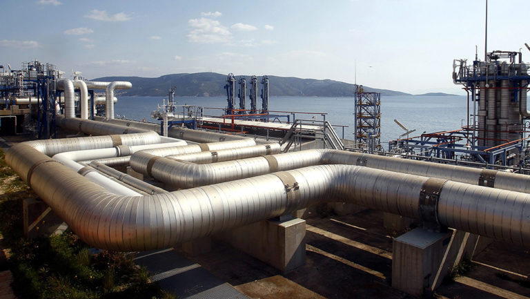 “Ναι” στη συμφωνία αγοράς του ΔΕΣΦΑ λέει η SOCAR, αλλά με μειωμένο τίμημα