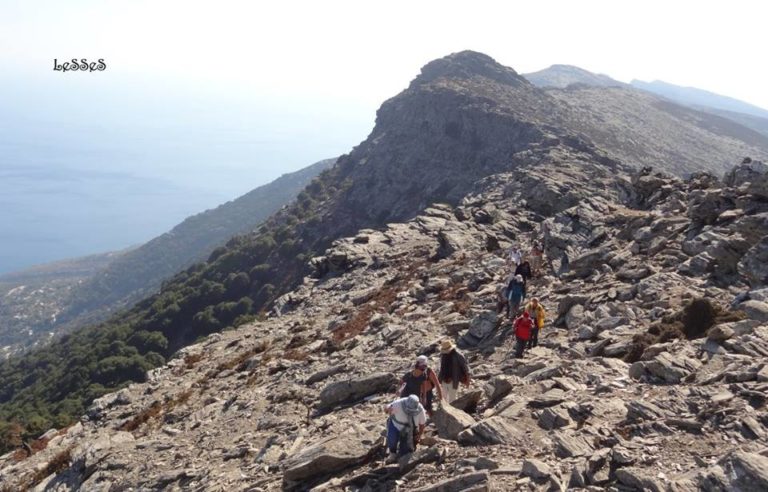Ικαρία: Τα Δελφικά Παραγγέλματα στην κορυφογραμμή του Αθέρα