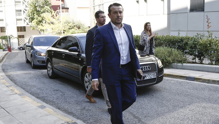 Συνάντηση με το Νίκο Παππά επιδιώκει η ΠΟΕΣΥ