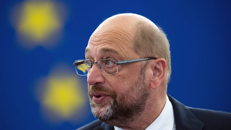 Το Brexit πρέπει να ολοκληρωθεί πριν από τις ευρωεκλογές του 2019, λέει ο Σουλτς