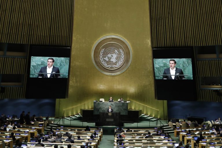 Διεθνείς επαφές του Αλέξη Τσίπρα για προσφυγικό και χρέος (video)
