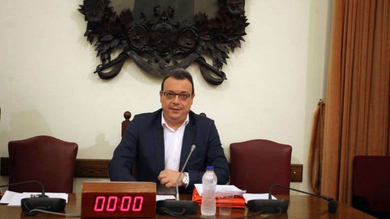 Εξεταστική: Απαραίτητη η αυτοπρόσωπη παρουσία του Θέμη Αναστασιάδη