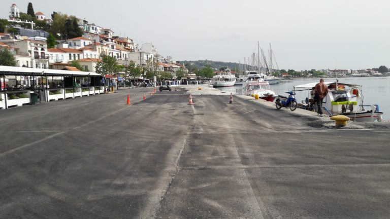 Βόλος: Ηλικιωμένη παρασύρθηκε από Ι.Χ. στο λιμάνι της Σκιάθου κατά την αποβίβασή της