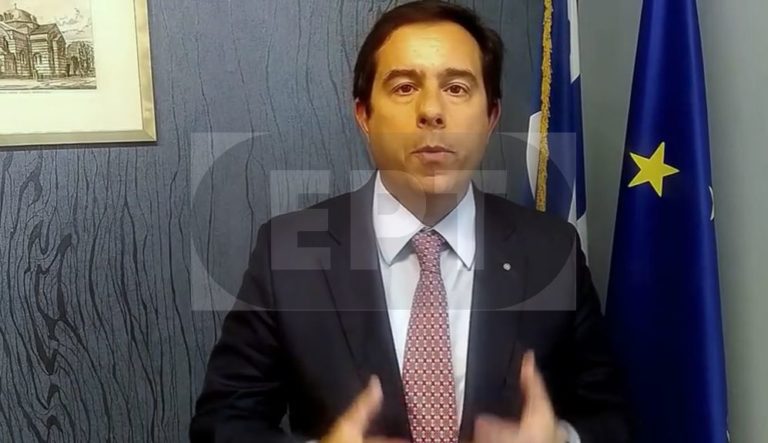 Χίος: Αποφόρτιση των νησιών από τους πρόσφυγες ζητά ο Ν. Μηταράκης