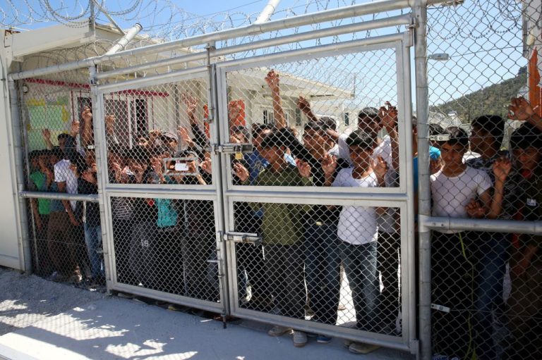 Κατατέθηκε νομοσχέδιο για διαδικασίες χορήγησης ασύλου σε πρόσφυγες