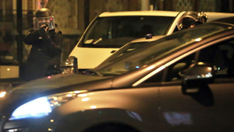 Μαυροβούνιος παραδέχθηκε ότι μετέφερε λαθραία όπλα στο Παρίσι πριν από τις επιθέσεις της 13/11