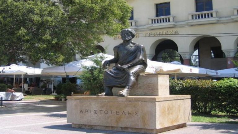 Αλλάζει θέση το άγαλμα του Αριστοτέλη έως τα Χριστούγεννα