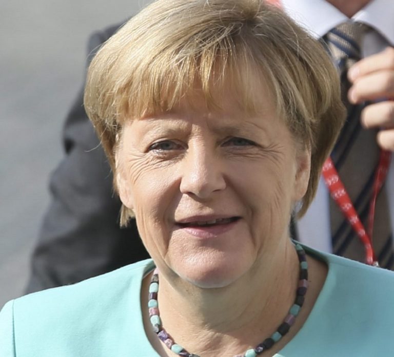 Die Welt: Η Μέρκελ θα δέχεται 500 πρόσφυγες το μήνα από Ελλάδα και Ιταλία