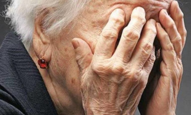 Εξαπατούσε ηλικιωμένους